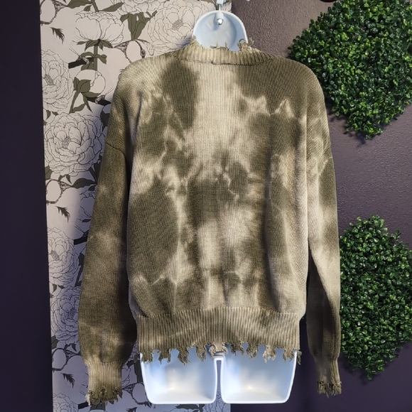 Fantastic Fawn Olive Distressed V-Neck Sweater - Picture 6 of 8